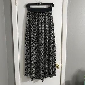 LuLaRoe Lucy Skirt